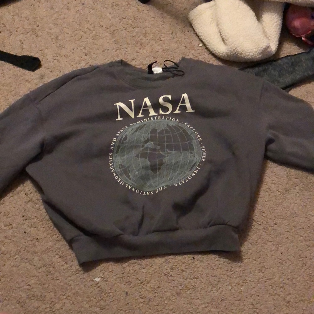 H&M nasa long sleeve pull over